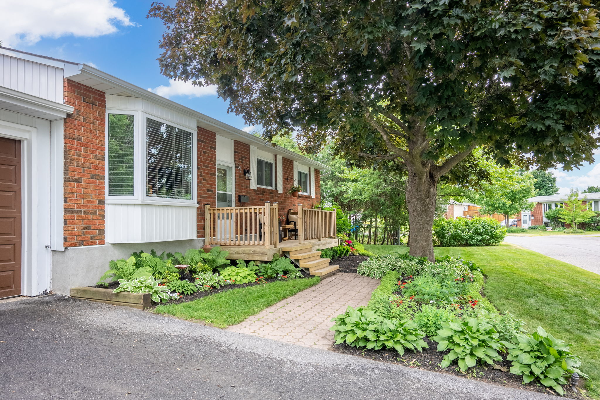 Uxbridge Crescent Ottawa InsideOut Media