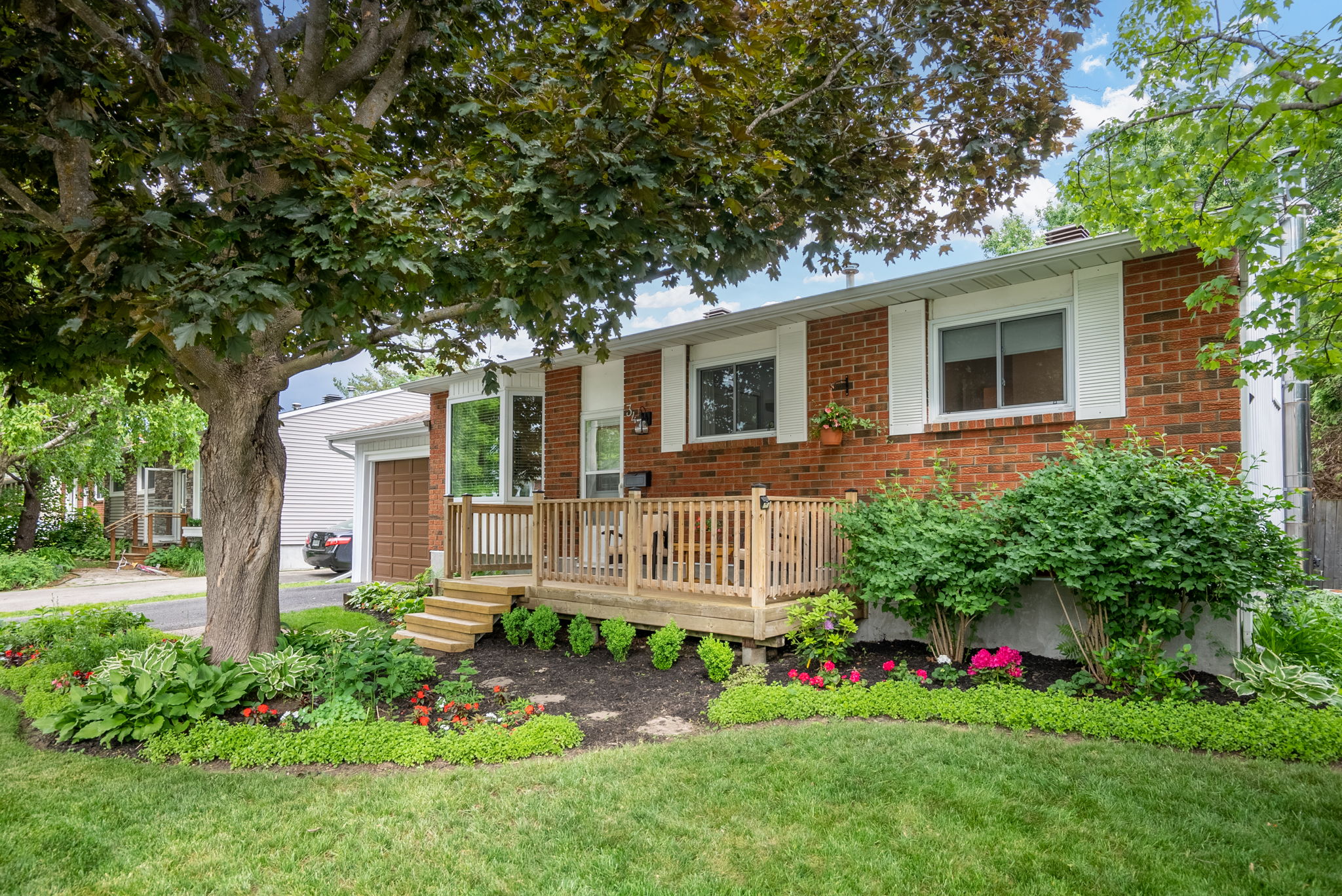 Uxbridge Crescent Ottawa InsideOut Media