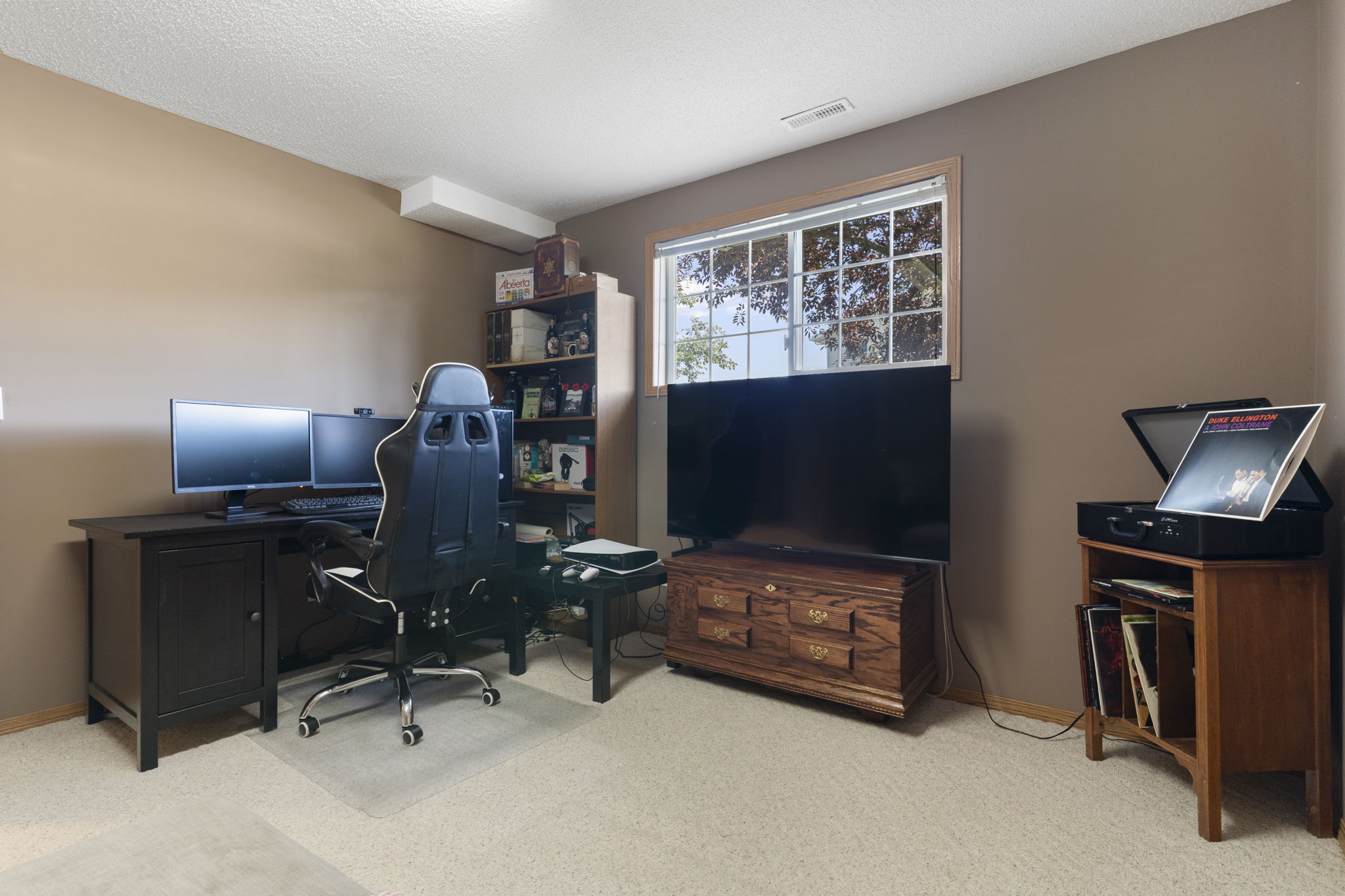  Photo 42