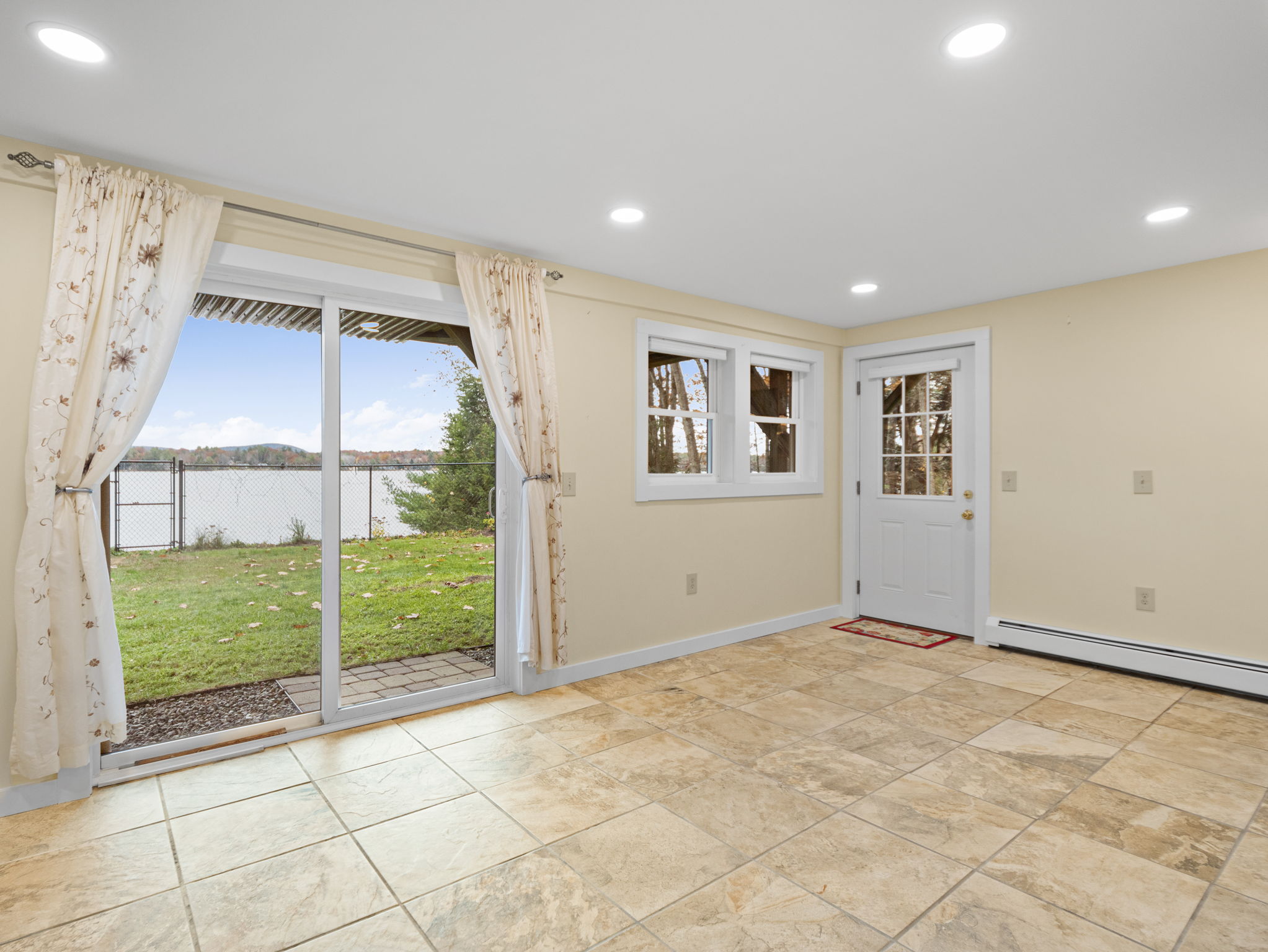 34 W Shore Dr, Ashburnham, MA 1