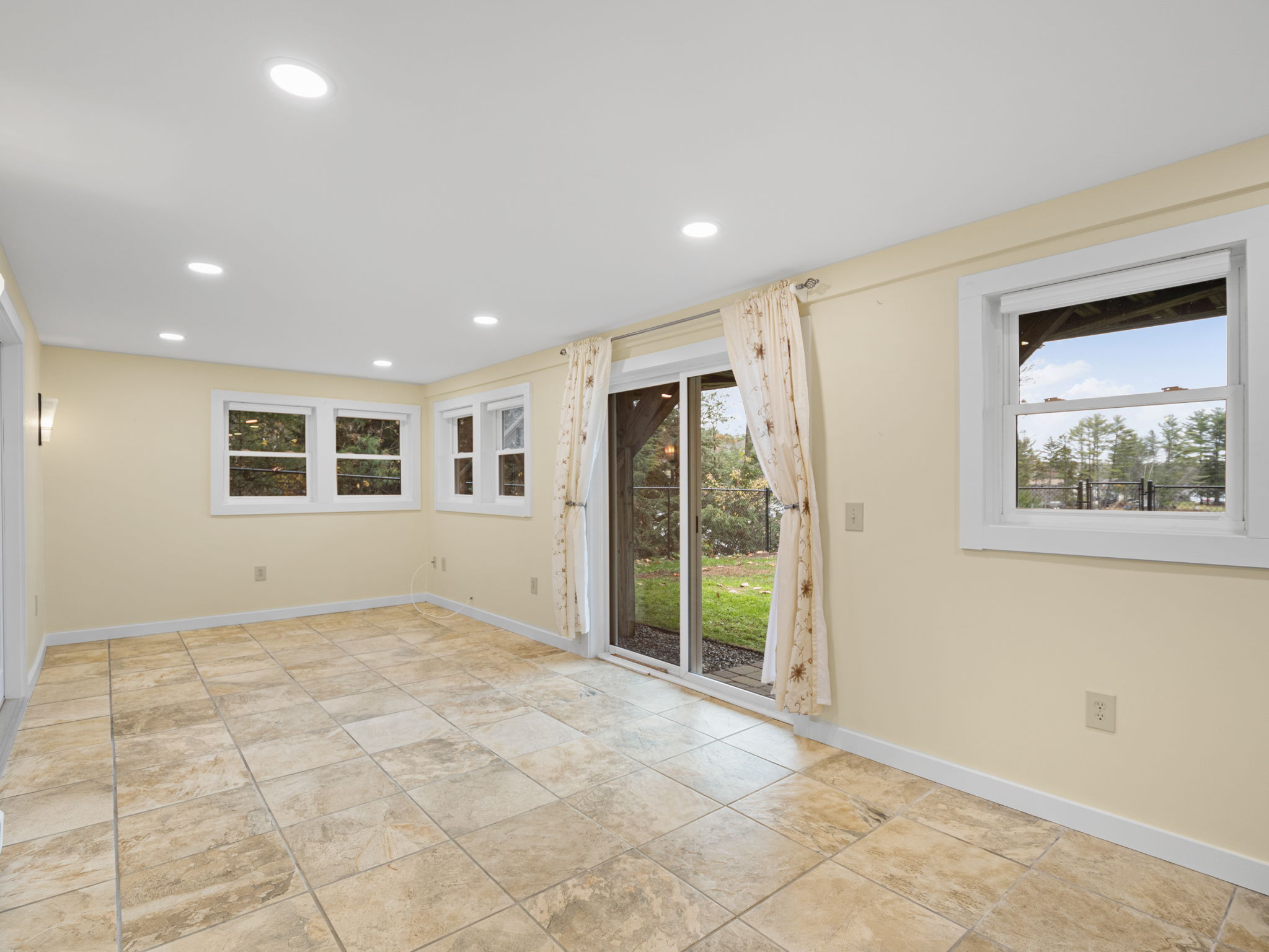 34 W Shore Dr, Ashburnham, MA 2