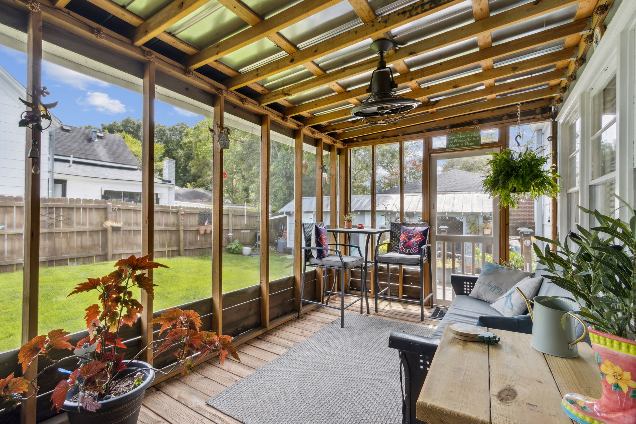 Screened-in Porch