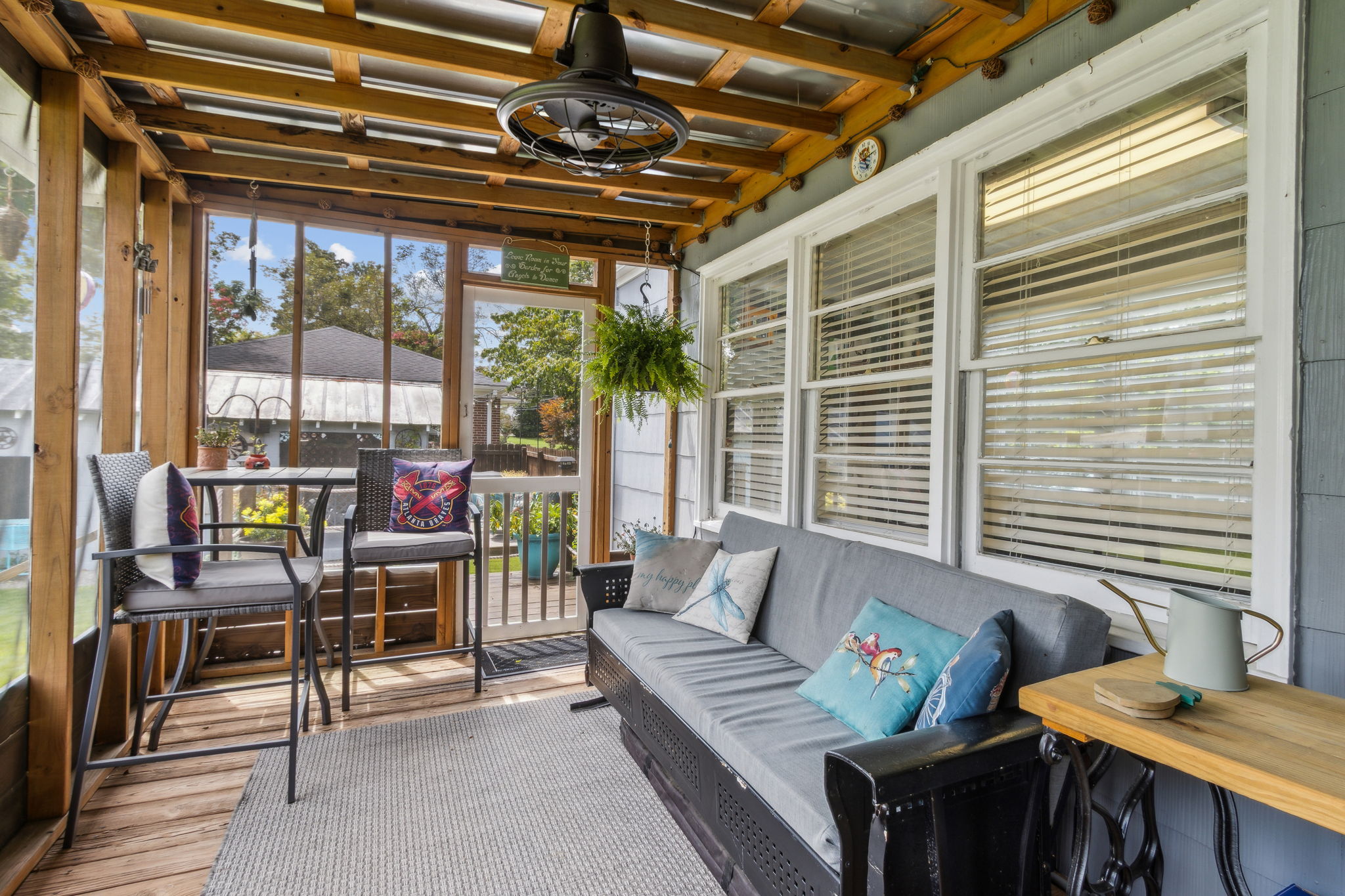 Screened-in Porch