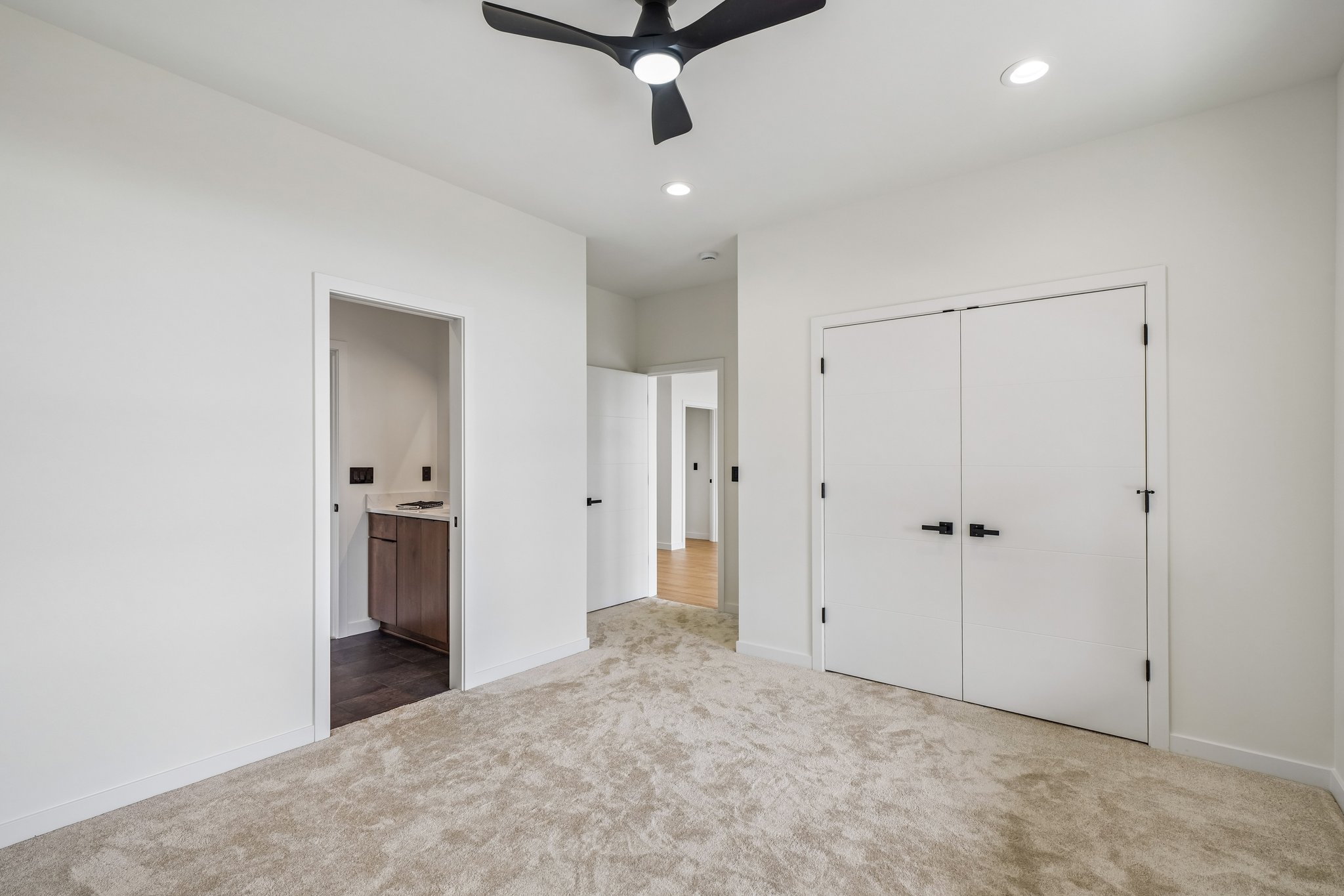 Anderson Dr-S1209-059.jpg
