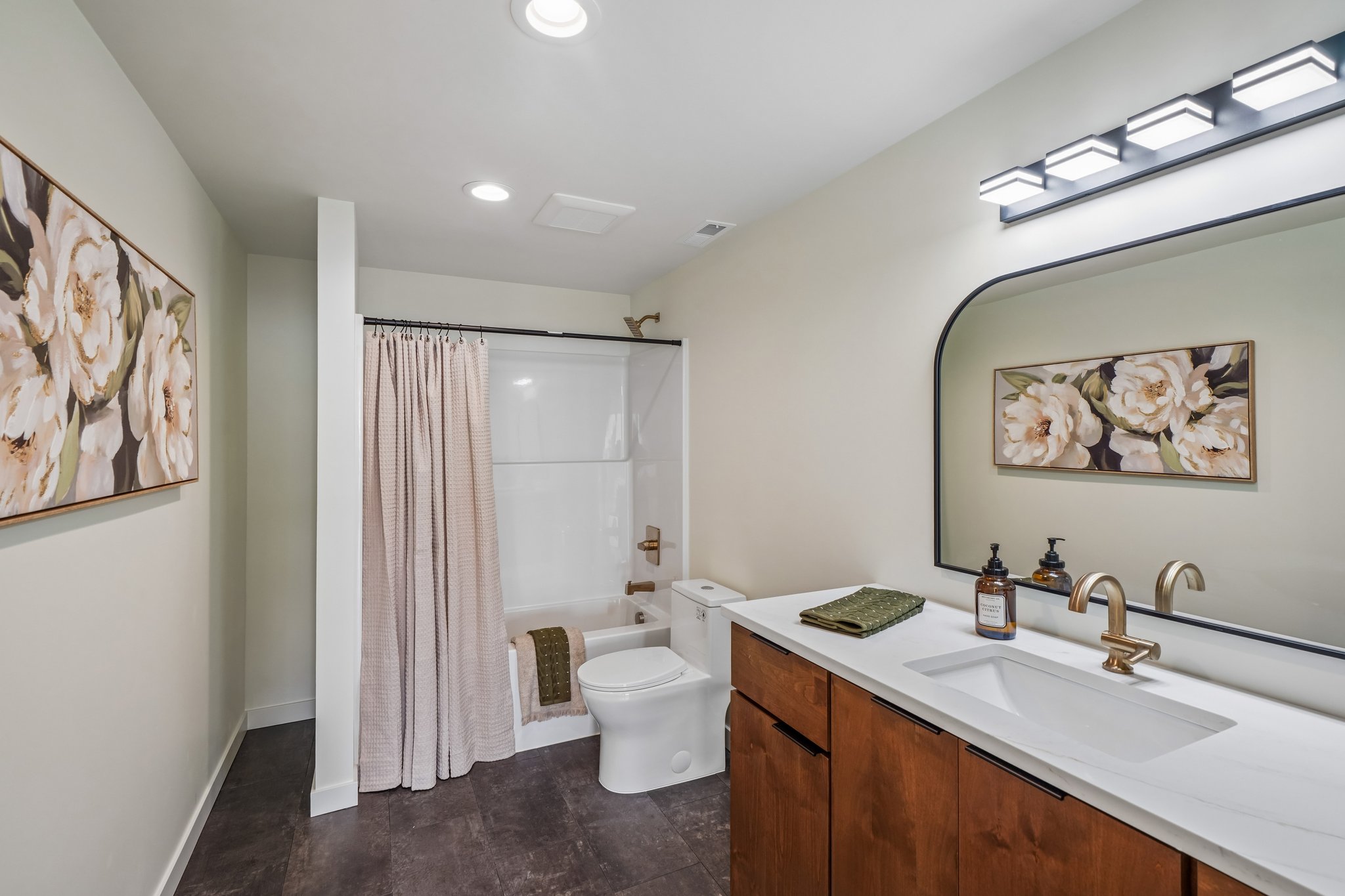 Anderson Dr-S1209-067.jpg