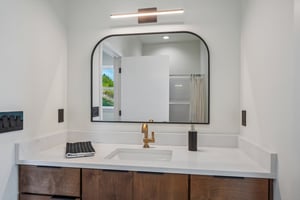 Anderson Dr-S1209-063.jpg