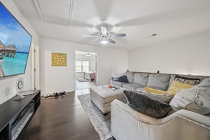 Avalon Sq-S0907-009.jpg