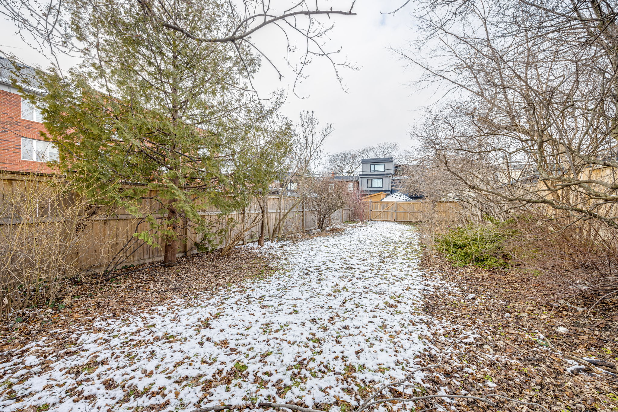 Toronto property showcase — delivered property photograph 36