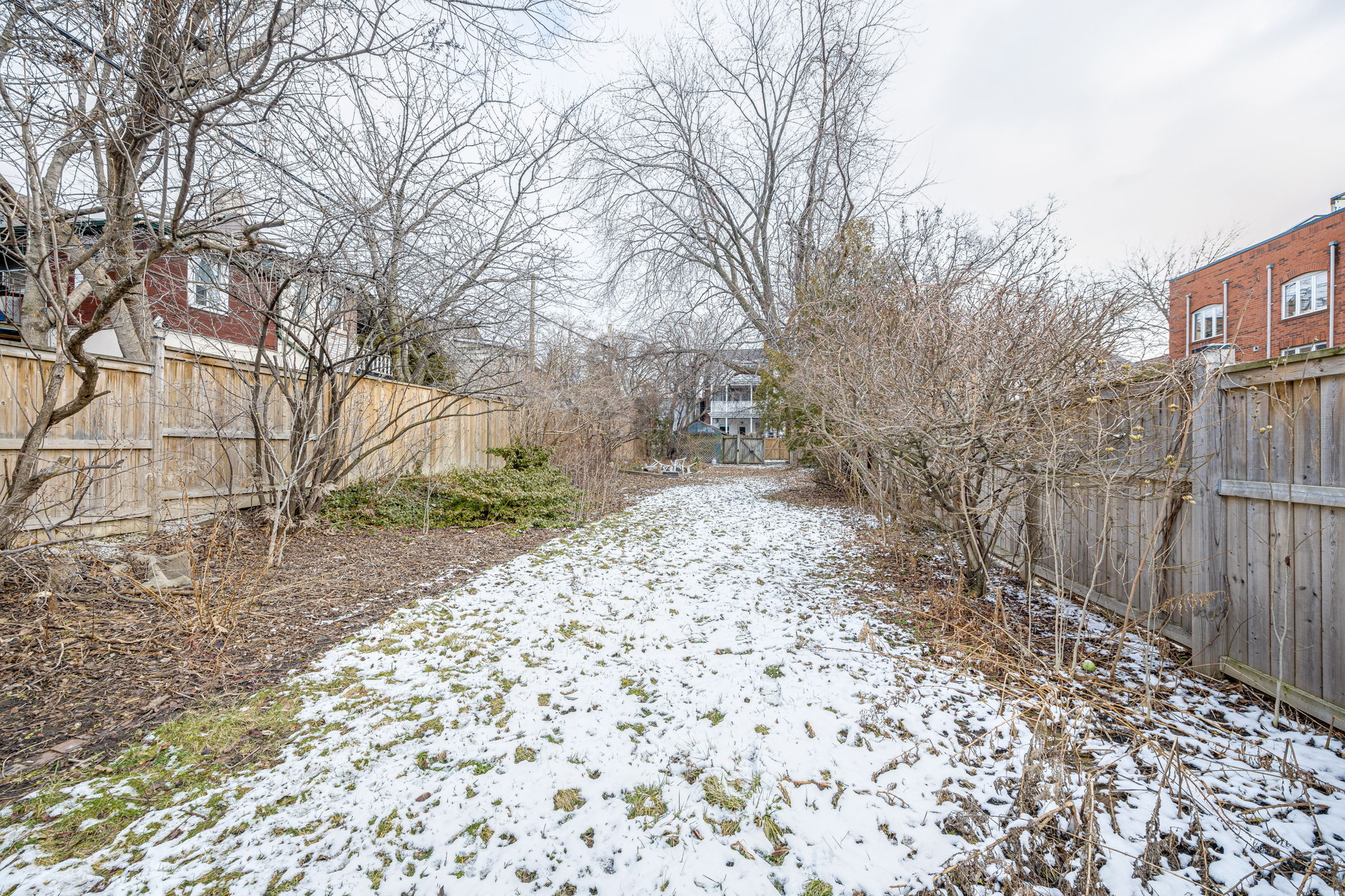 Toronto property showcase — delivered property photograph 38