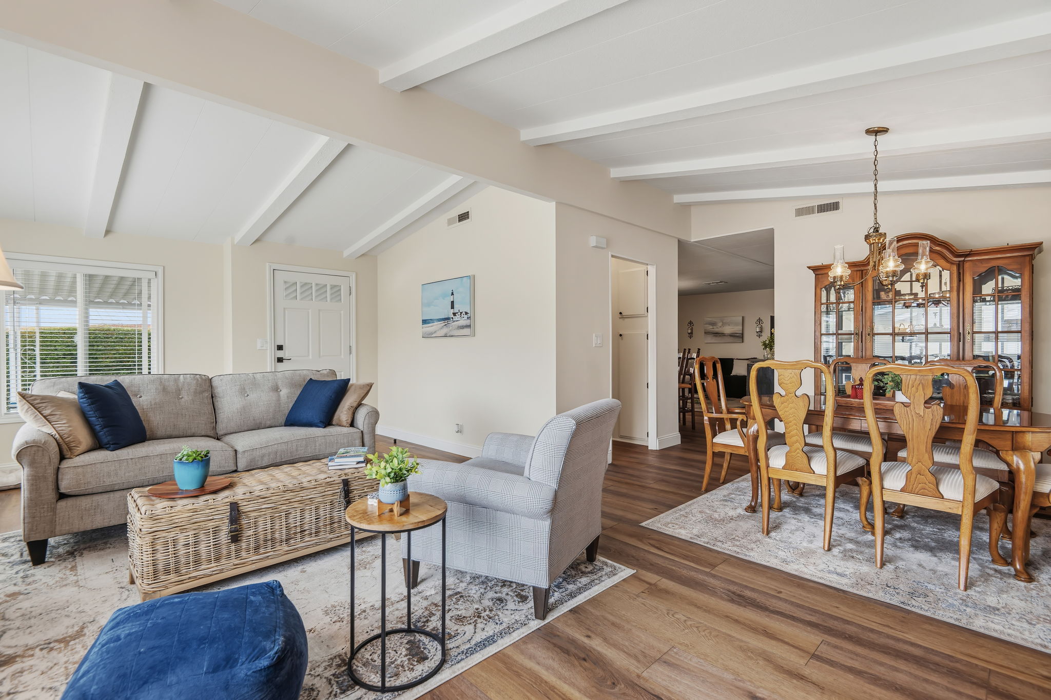 09-Living Room
