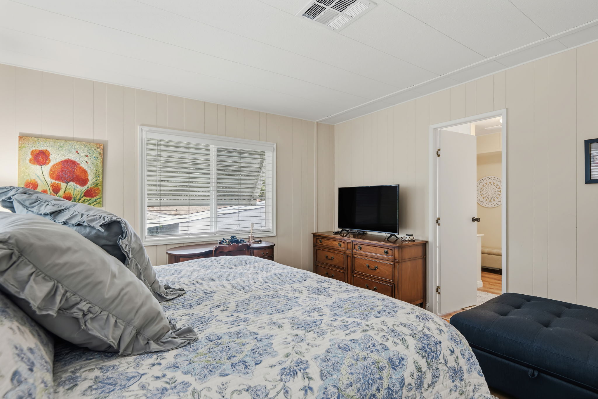 20-Primary Bedroom