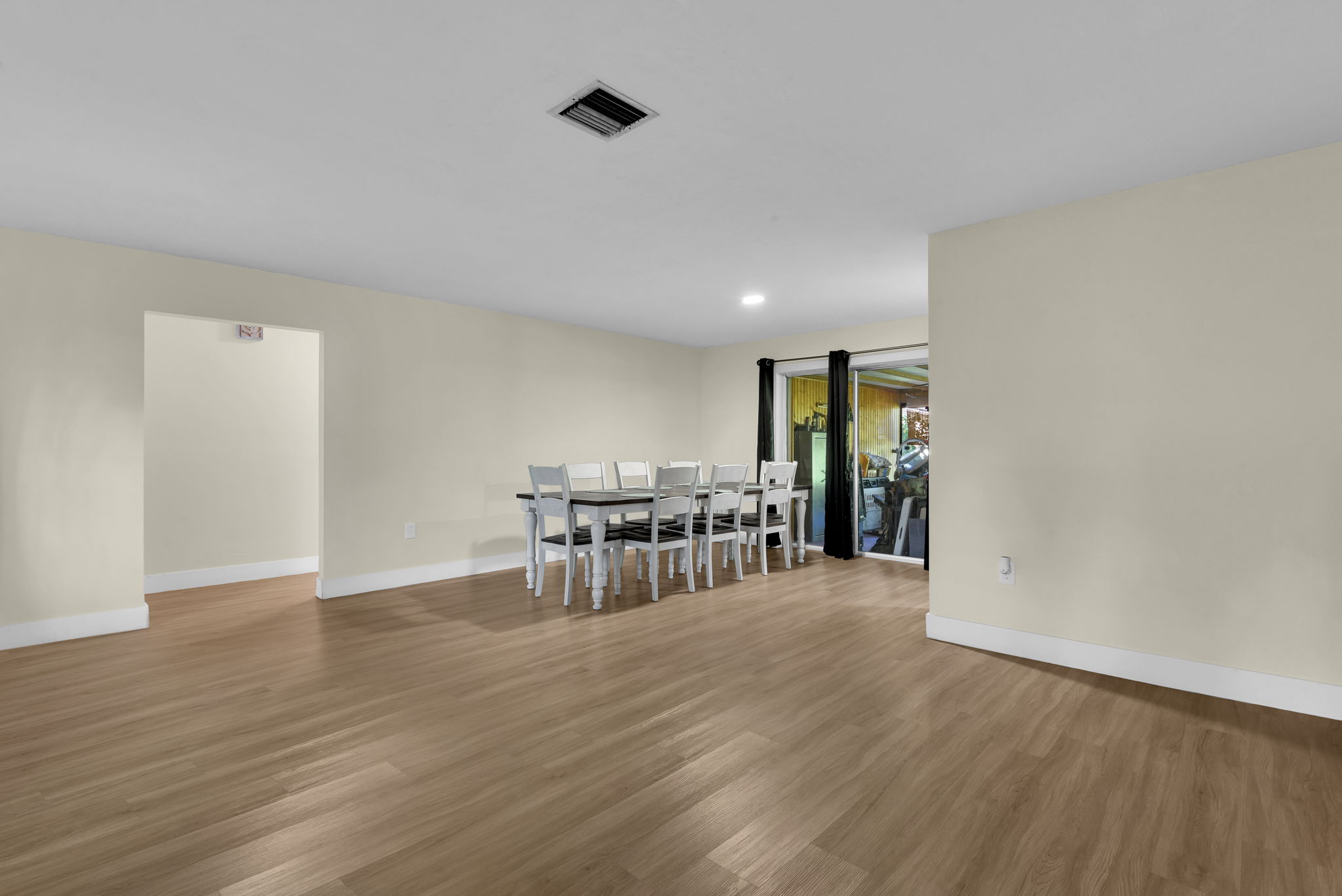 Living Room & Dining Area