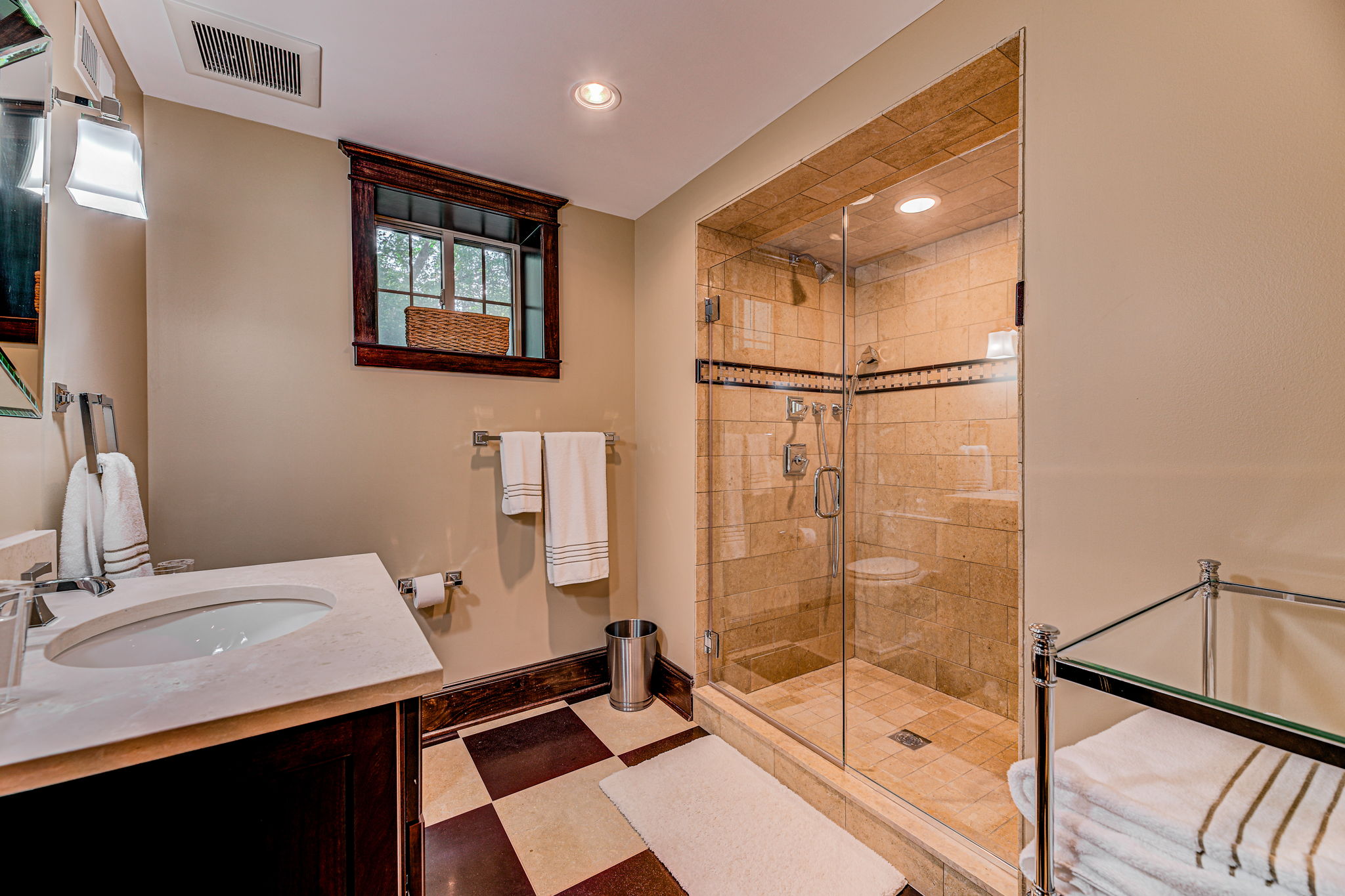 Lower Level Full Bath
