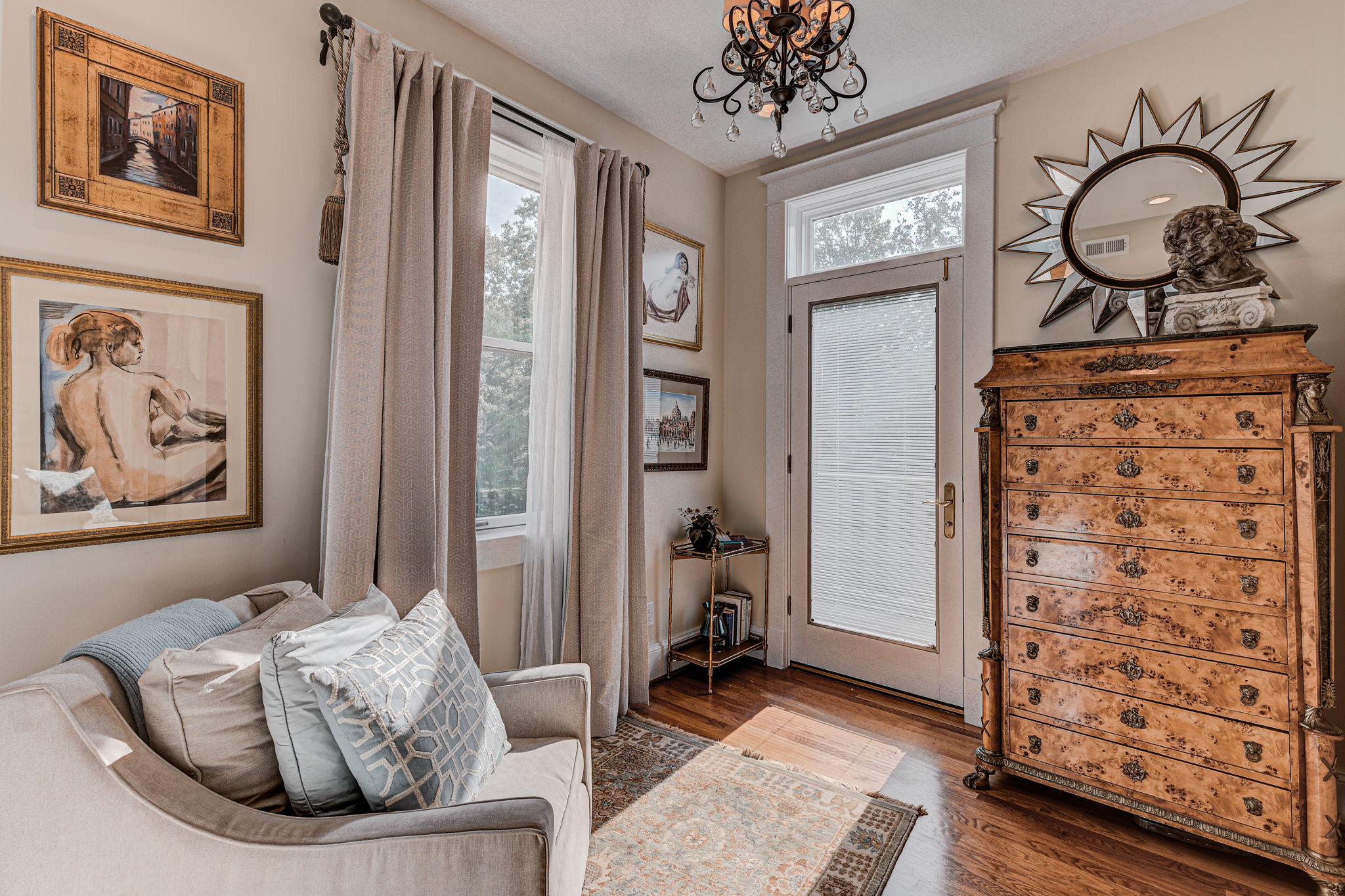 Master Bedroom Sitting Room with Walk in Closet and Laundry