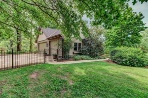Garage & Carriage House