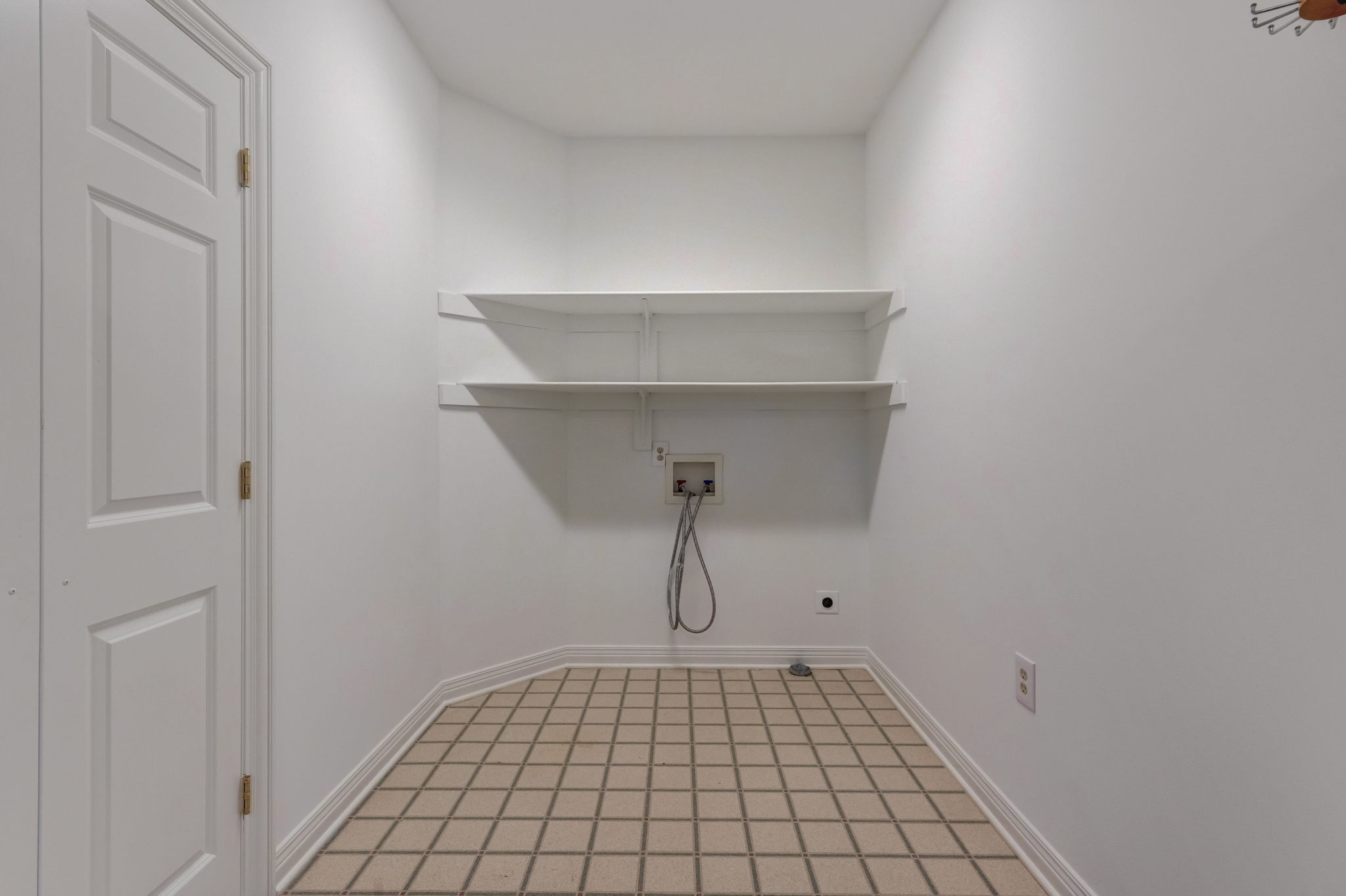 Laundry - Primary Closet