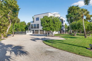 RS - Front Exterior 4 of 4