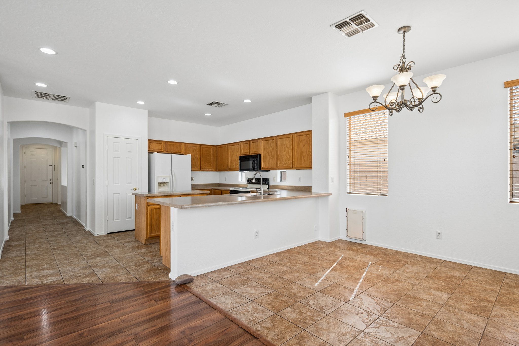 3402 E Powell Way - 009.jpg