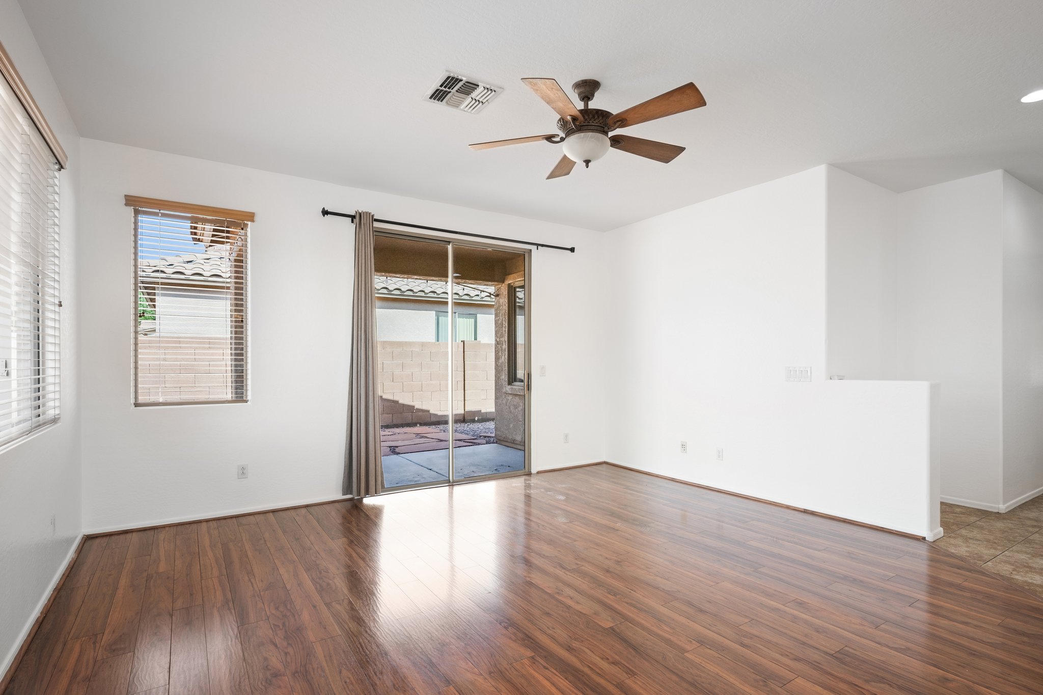 3402 E Powell Way - 010.jpg