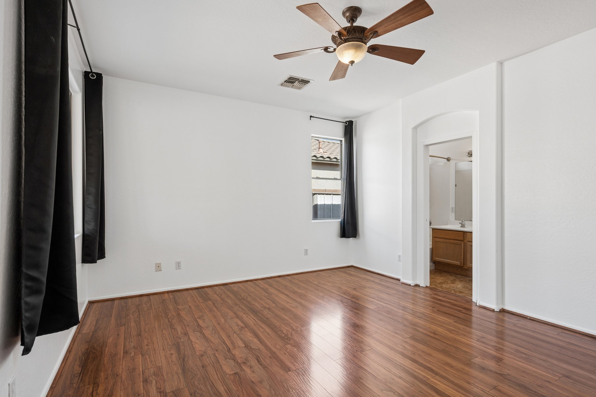 3402 E Powell Way - 017.jpg