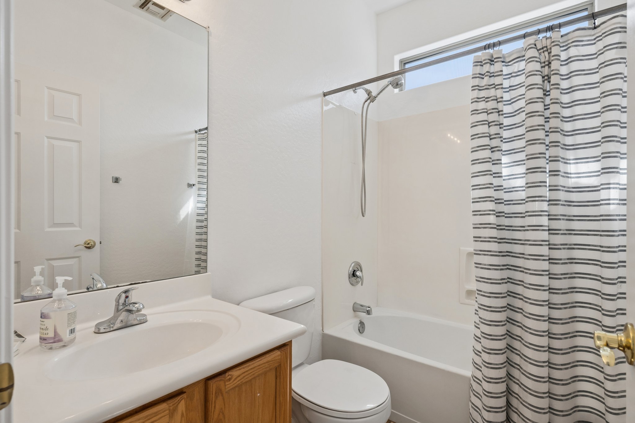 3402 E Powell Way - 018.jpg