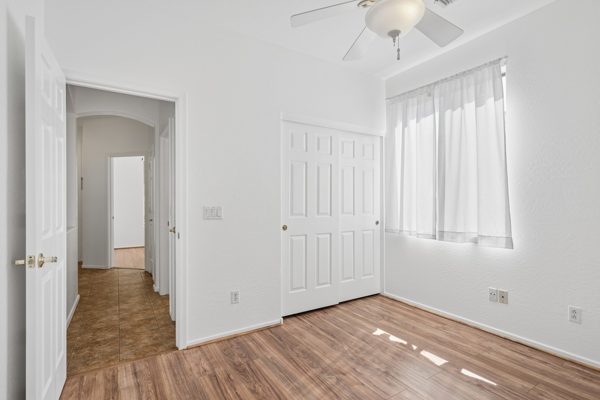 3402 E Powell Way - 022.jpg