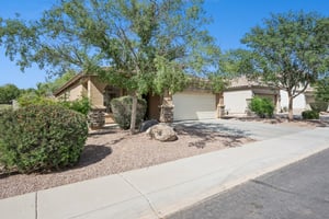 3402 E Powell Way - 002.jpg