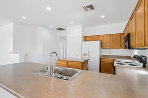 3402 E Powell Way - 006.jpg