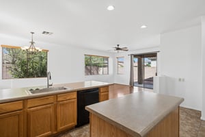 3402 E Powell Way - 007.jpg