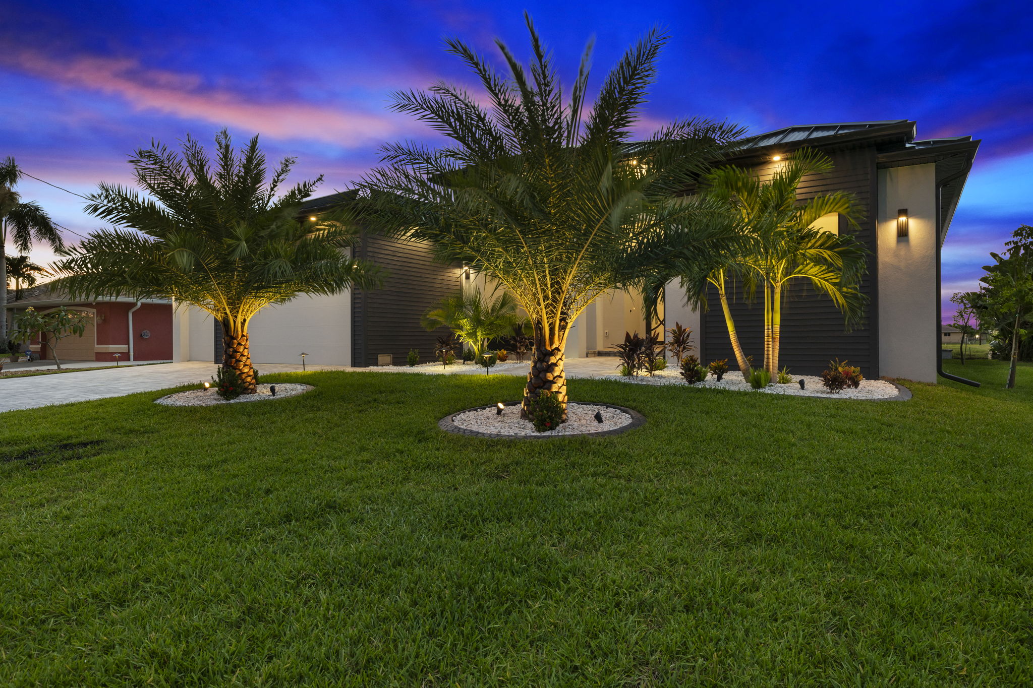 Twilight - Front Exterior 3