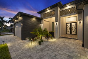 Twilight - Front Entrance 3