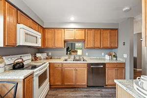  Photo 8
