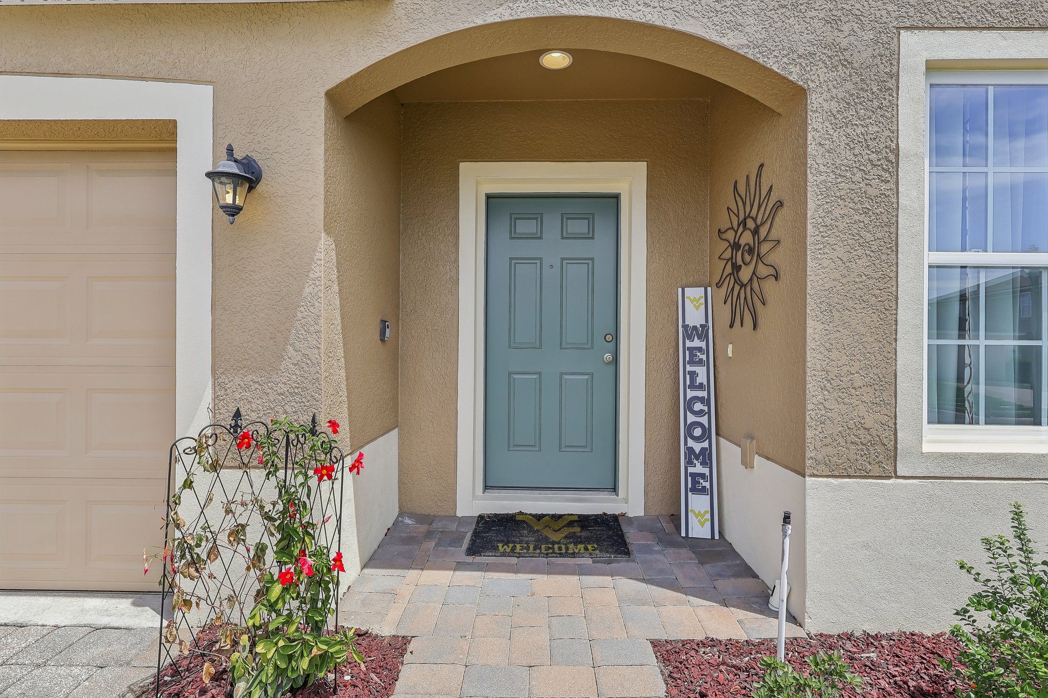 Alameda Dr-S2607-004.jpg