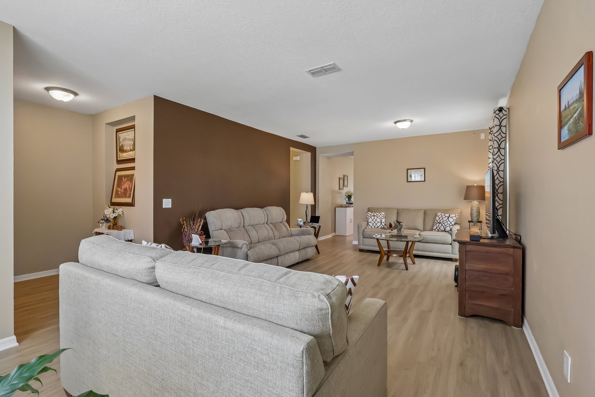 Alameda Dr-S2607-007.jpg