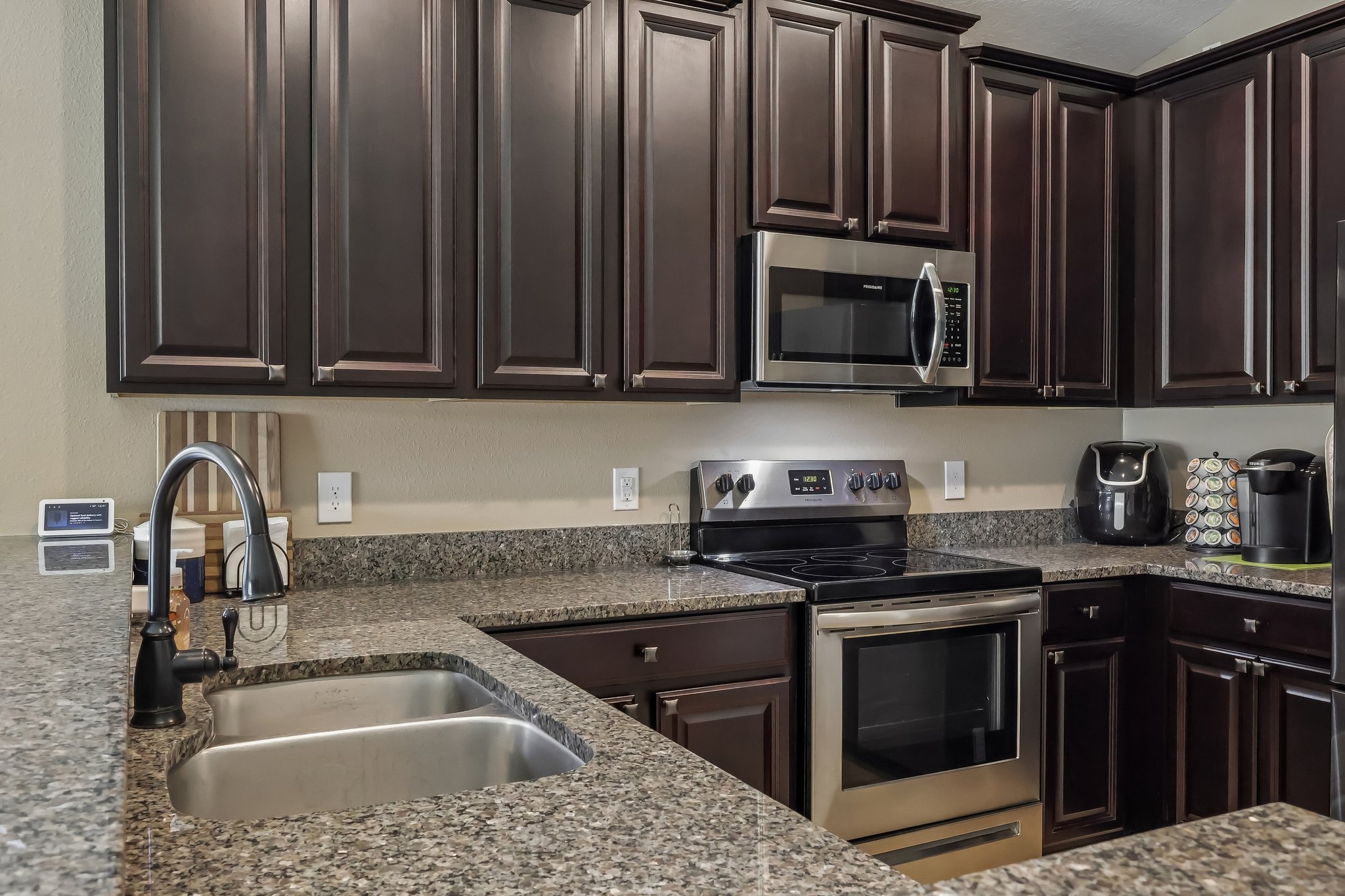Alameda Dr-S2607-018.jpg