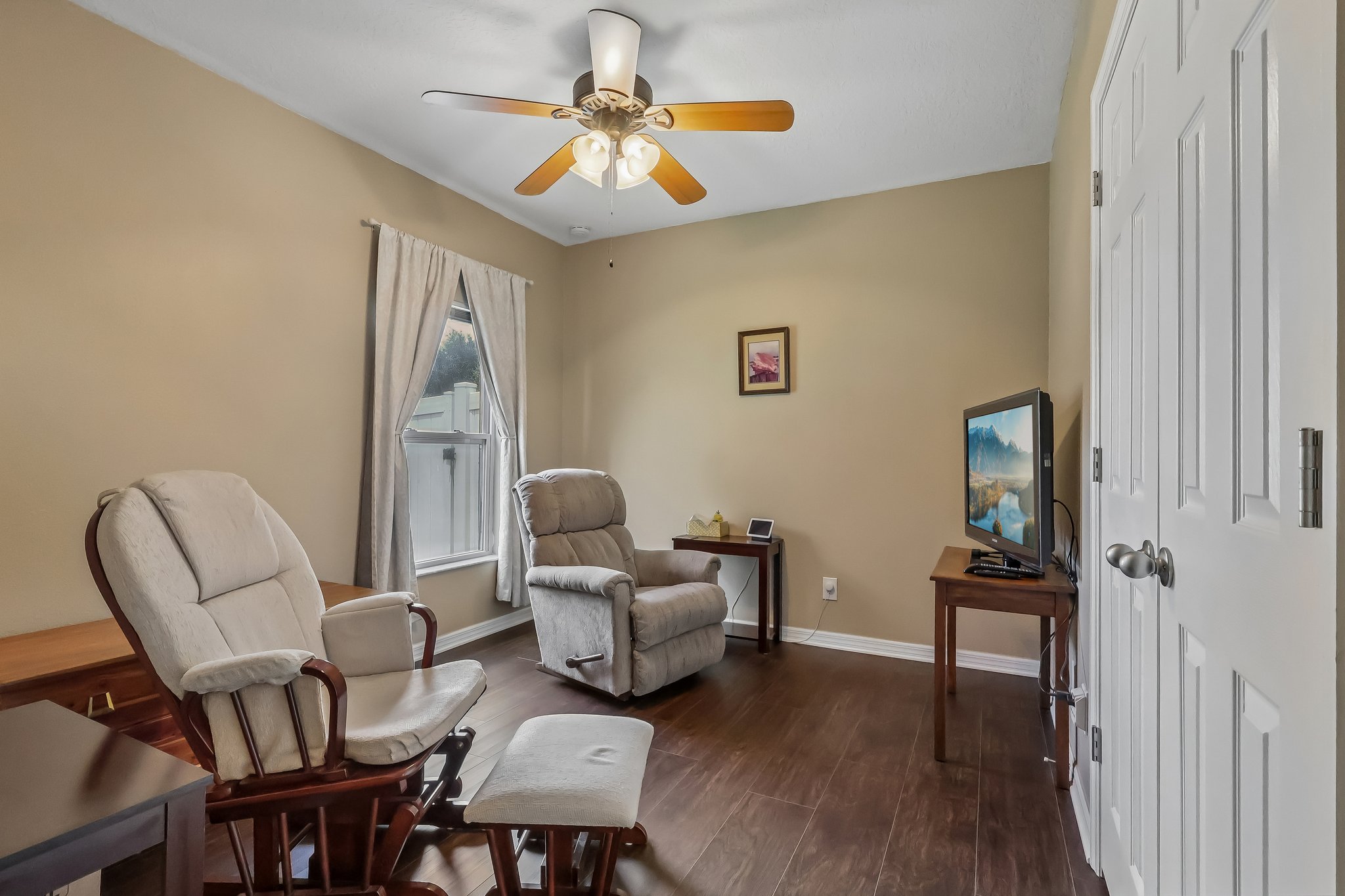 Alameda Dr-S2607-033.jpg