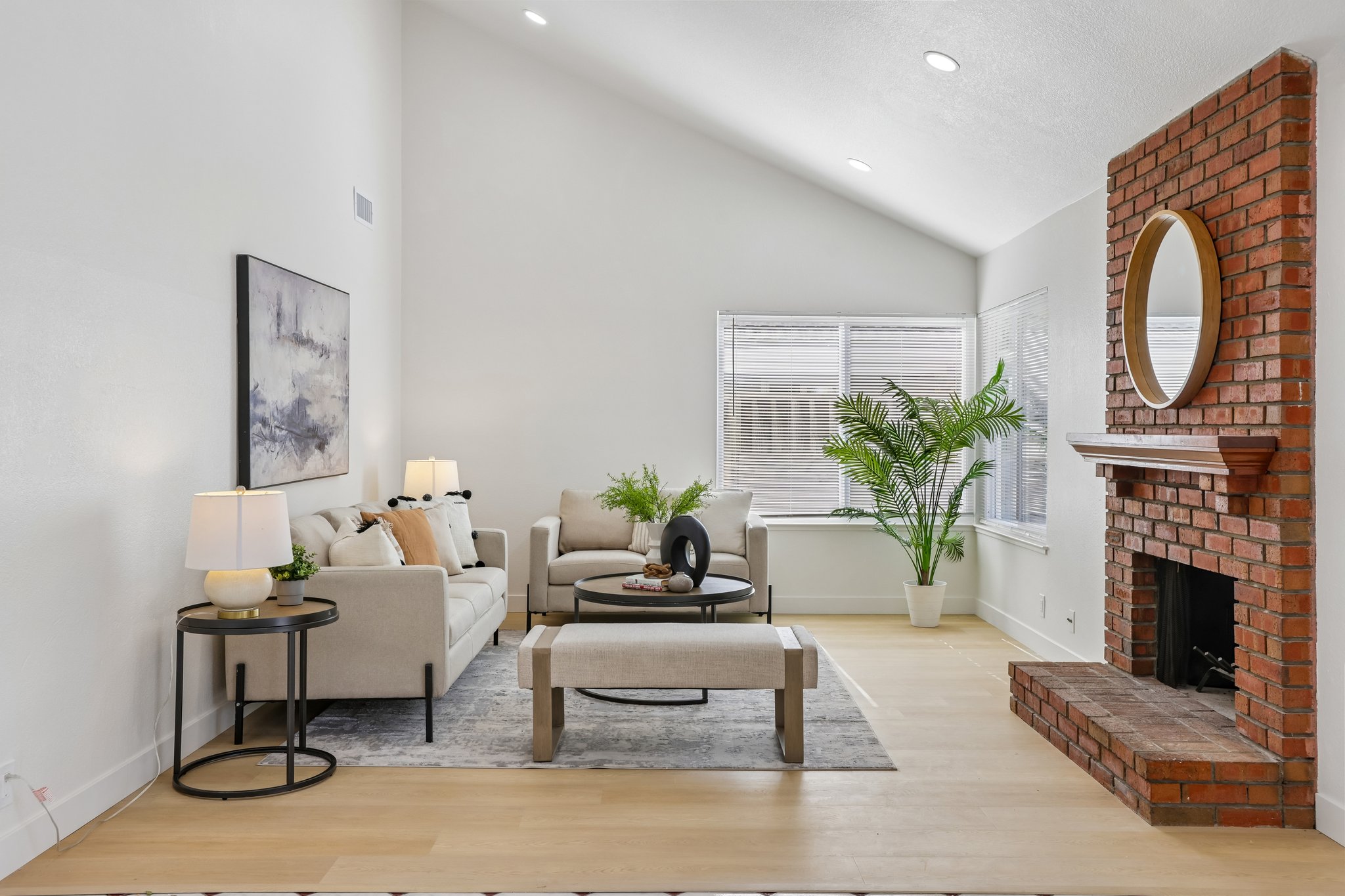 239541 - 3405 Cedardale Dr-S2908-012.jpg