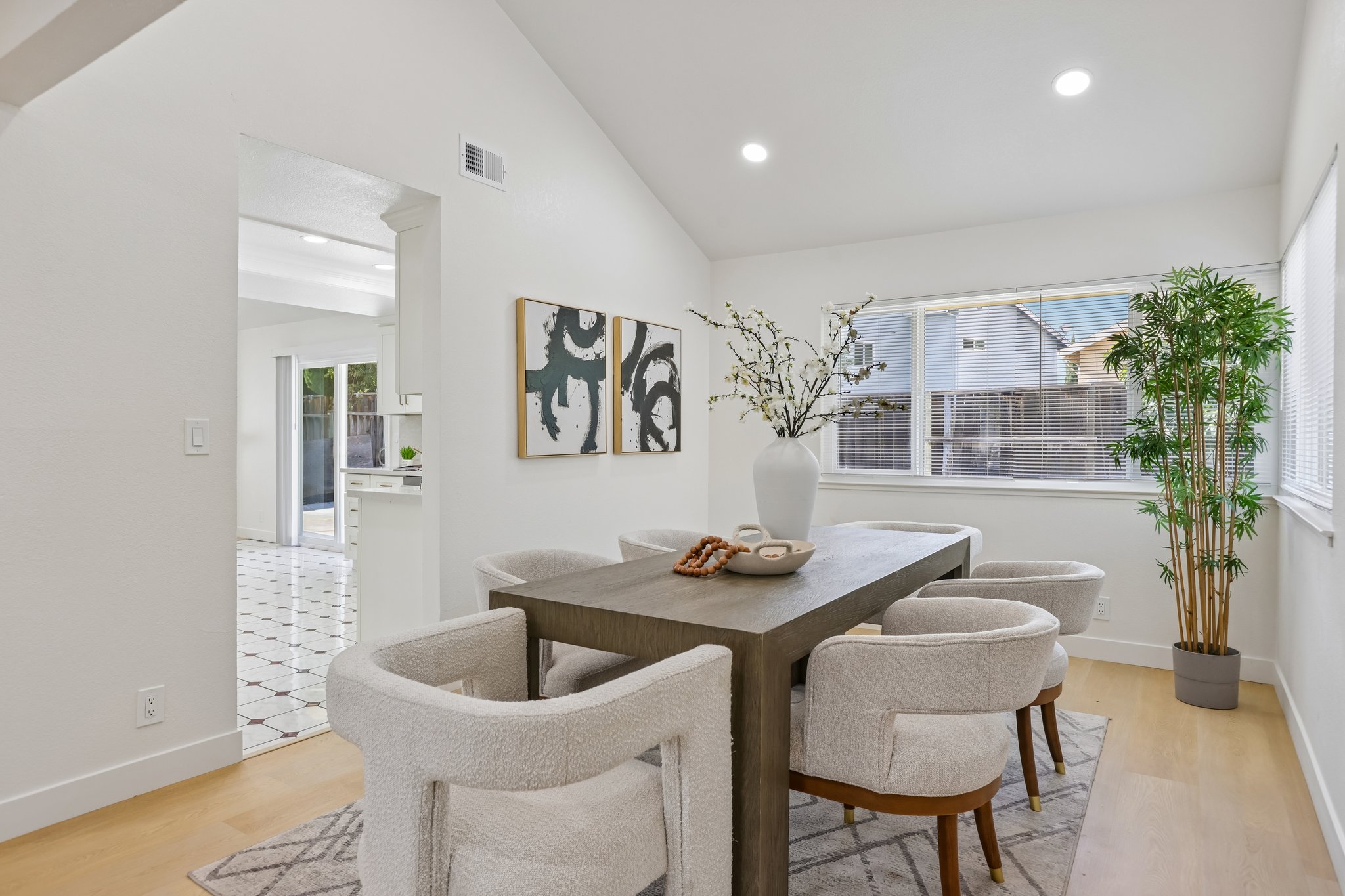 239541 - 3405 Cedardale Dr-S2908-018.jpg