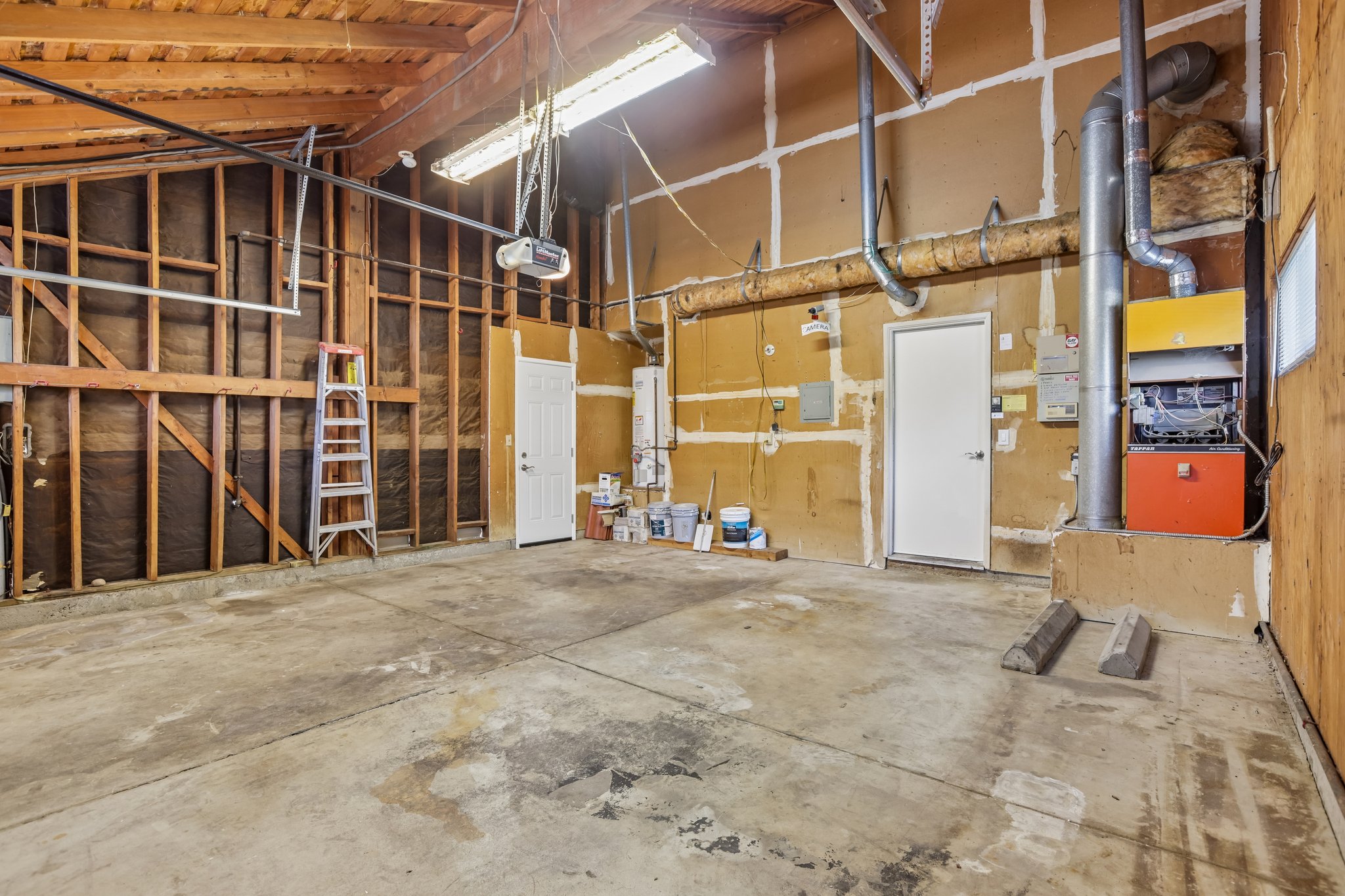239541 - 3405 Cedardale Dr-S2908-027.jpg