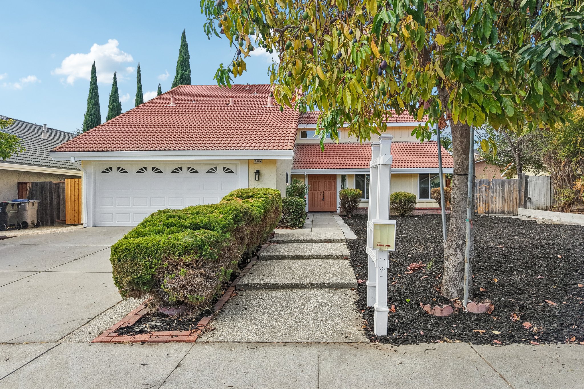 239541 - 3405 Cedardale Dr-S2908-071.jpg