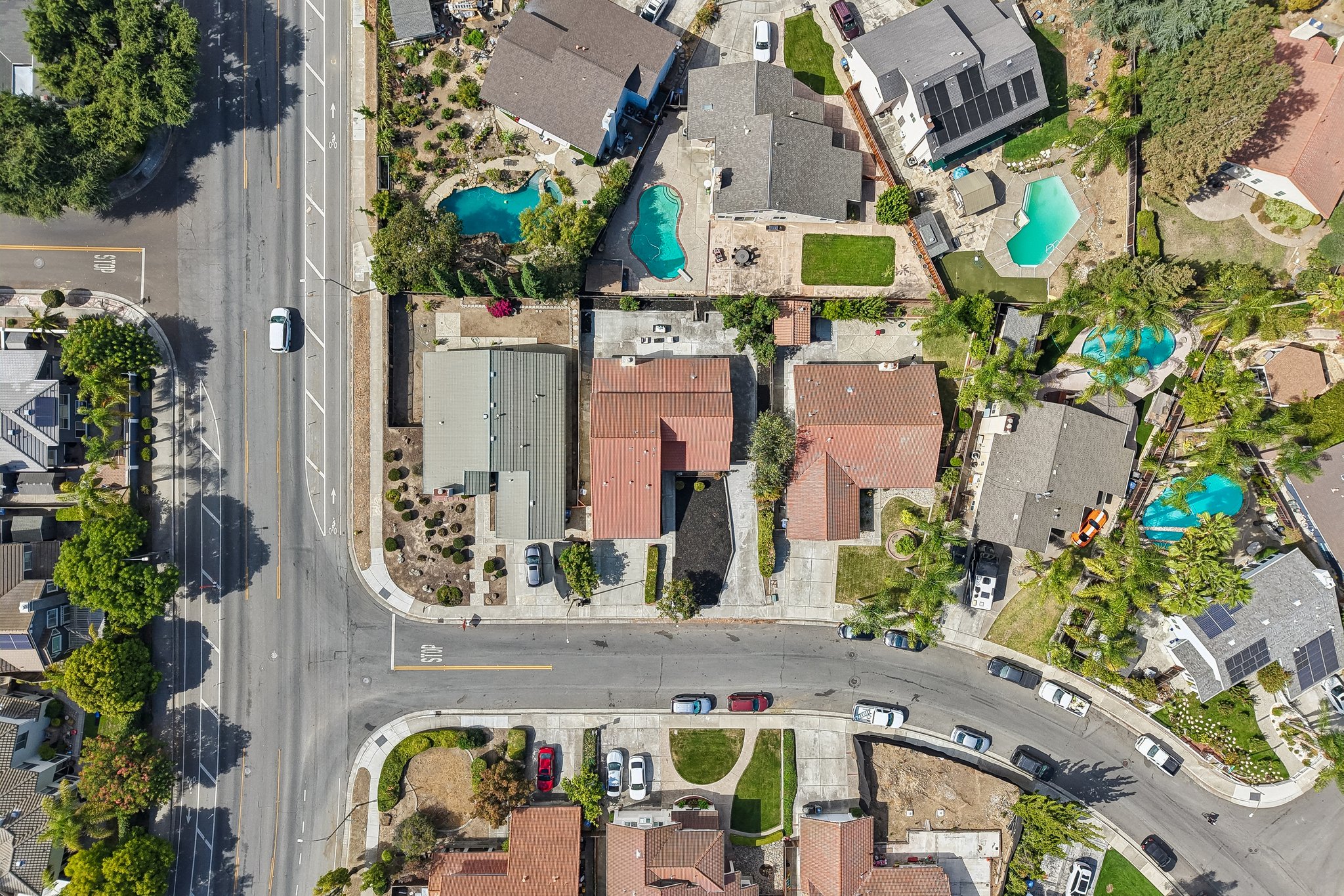 239541 - 3405 Cedardale Dr-S2908-072.jpg