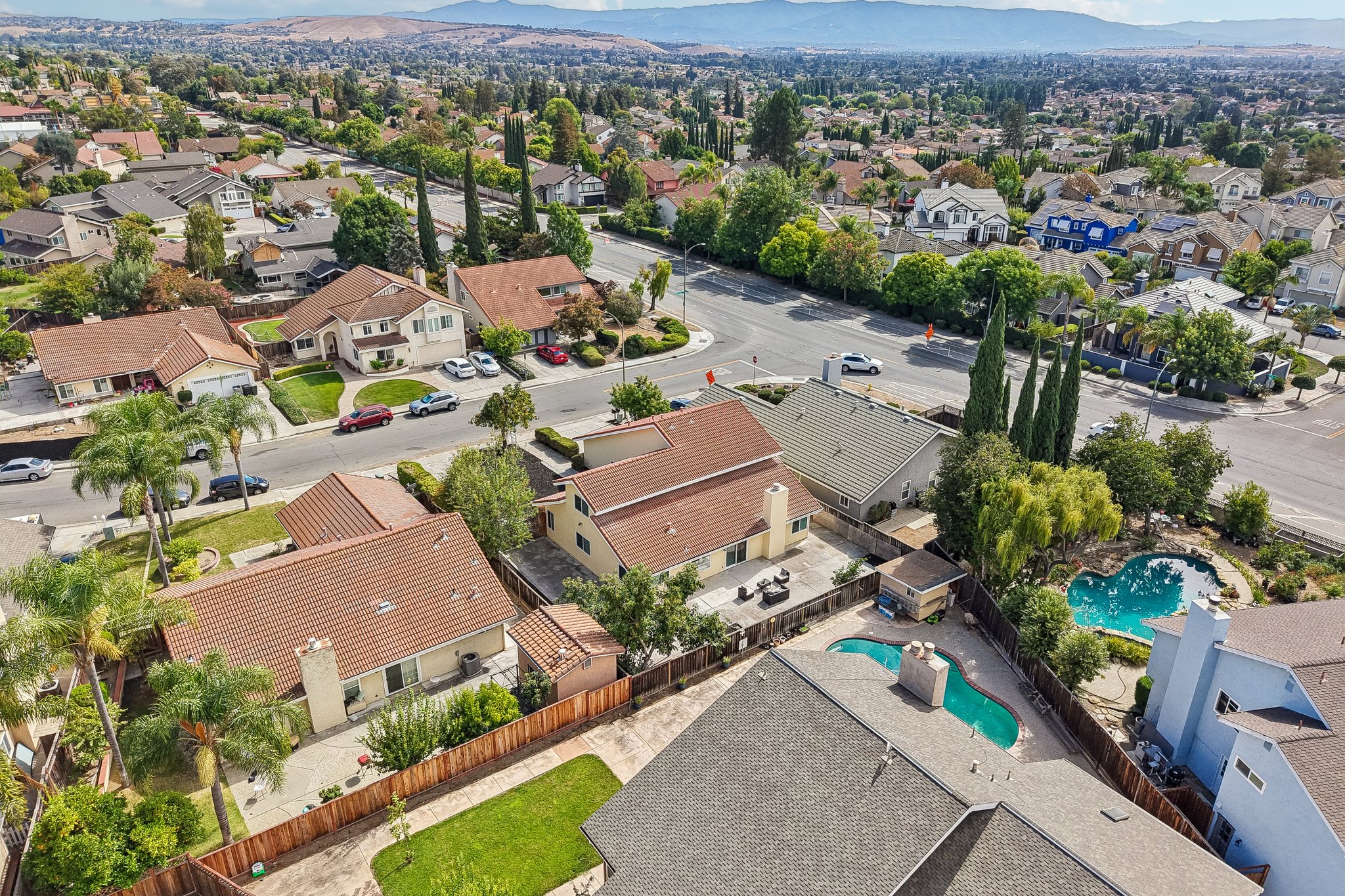 239541 - 3405 Cedardale Dr-S2908-077.jpg