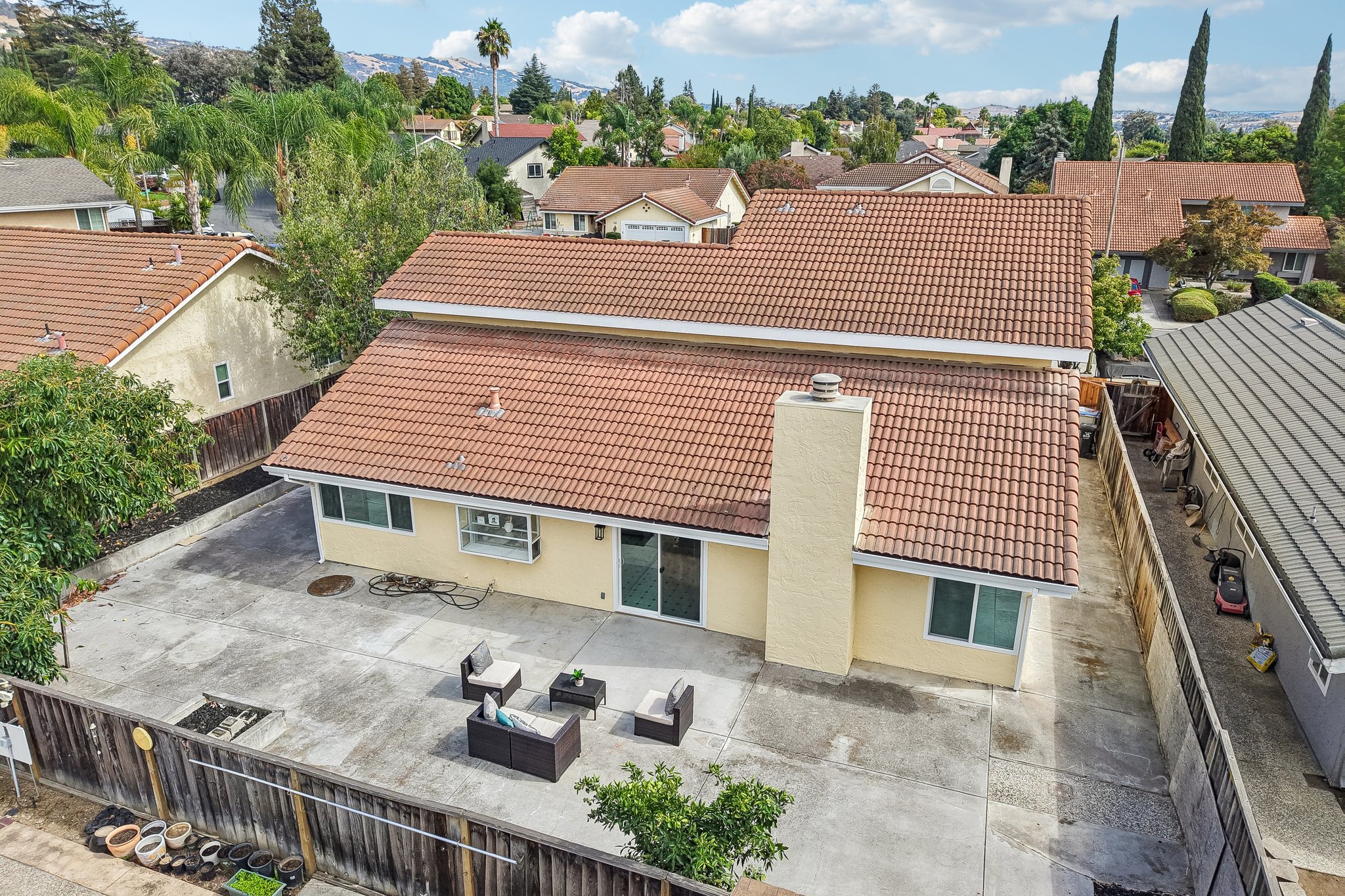 239541 - 3405 Cedardale Dr-S2908-079.jpg