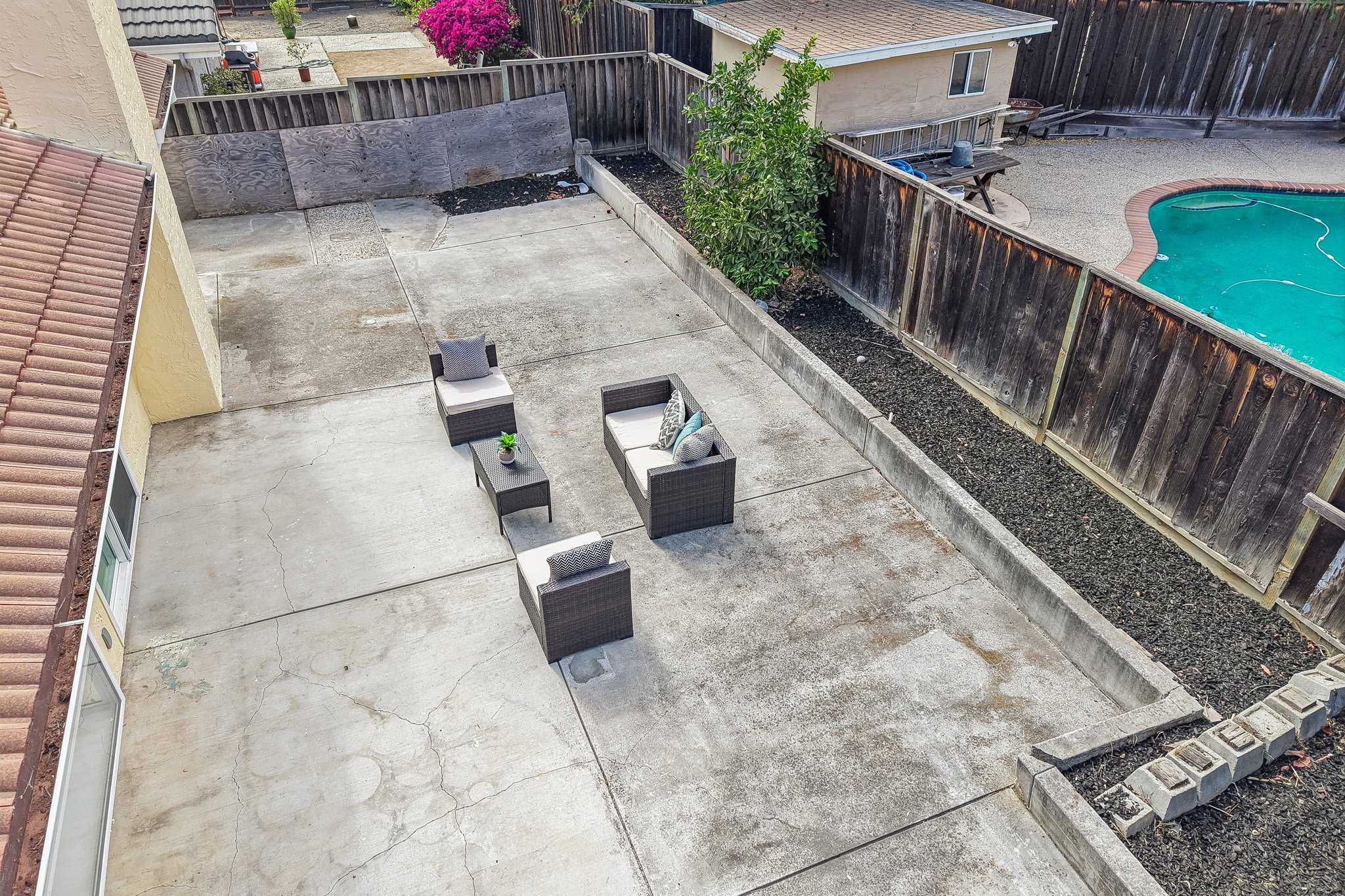 239541 - 3405 Cedardale Dr-S2908-080.jpg