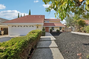 239541 - 3405 Cedardale Dr-S2908-001.jpg