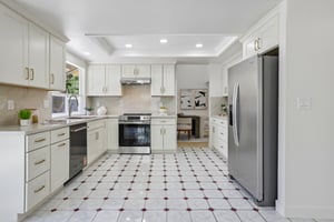 239541 - 3405 Cedardale Dr-S2908-019.jpg