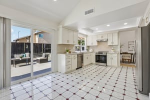 239541 - 3405 Cedardale Dr-S2908-020.jpg