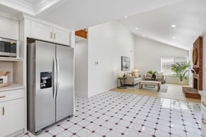 239541 - 3405 Cedardale Dr-S2908-022.jpg