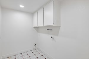 239541 - 3405 Cedardale Dr-S2908-025.jpg