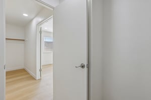 239541 - 3405 Cedardale Dr-S2908-040.jpg
